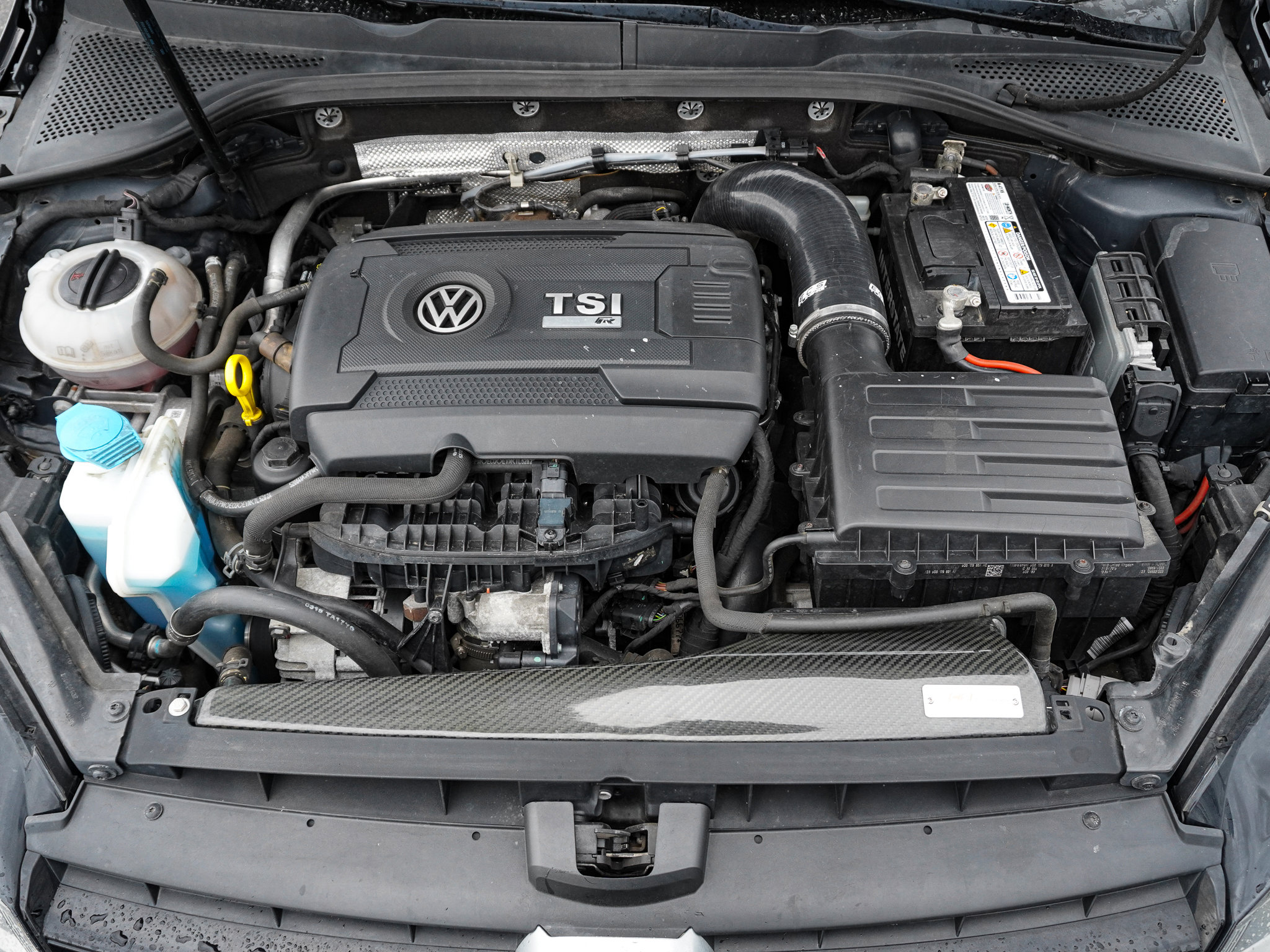 Used 2015 Volkswagen Golf R 4-Door image 34