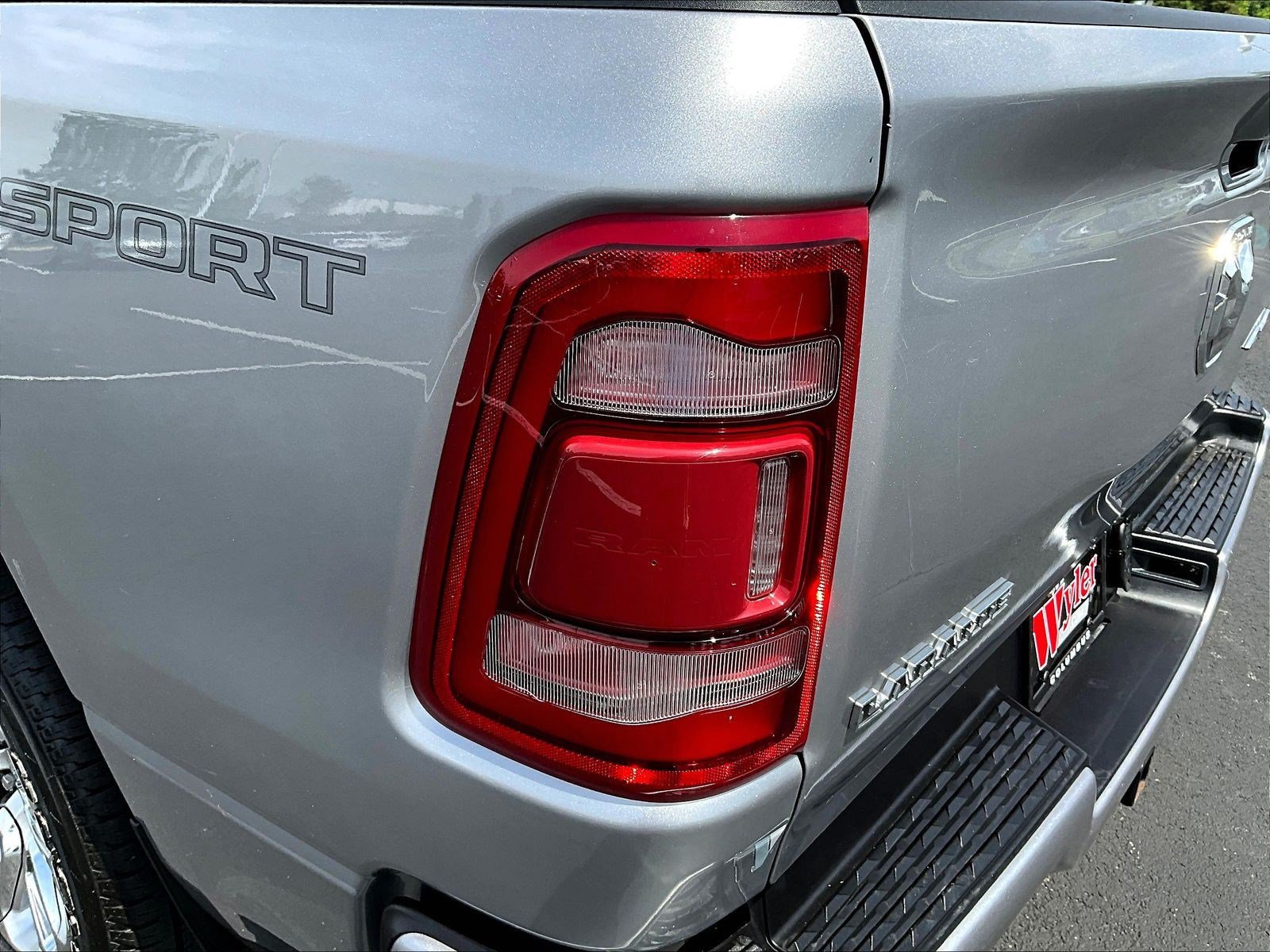 Used 2023 RAM 1500 Laramie AWD/4WD image 23