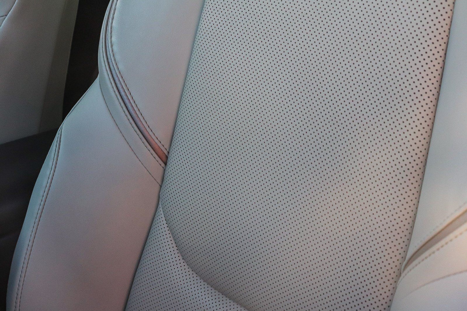 Certified 2024 Toyota Prius XLE AWD/4WD image 28