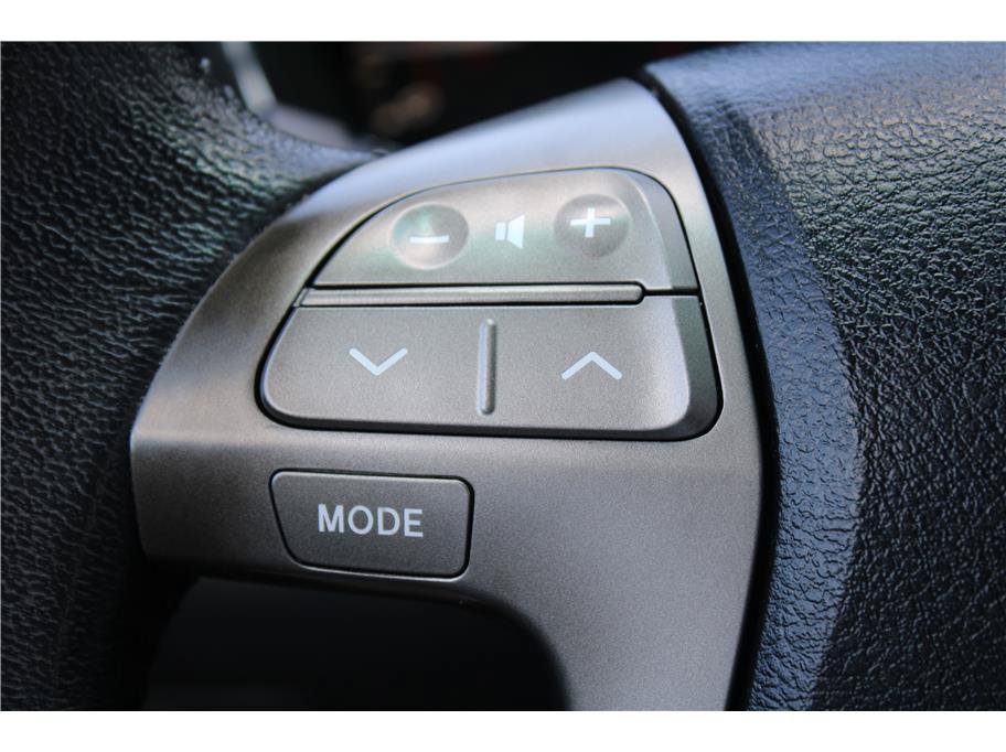 Used 2010 Toyota Highlander SE AWD/4WD image 21