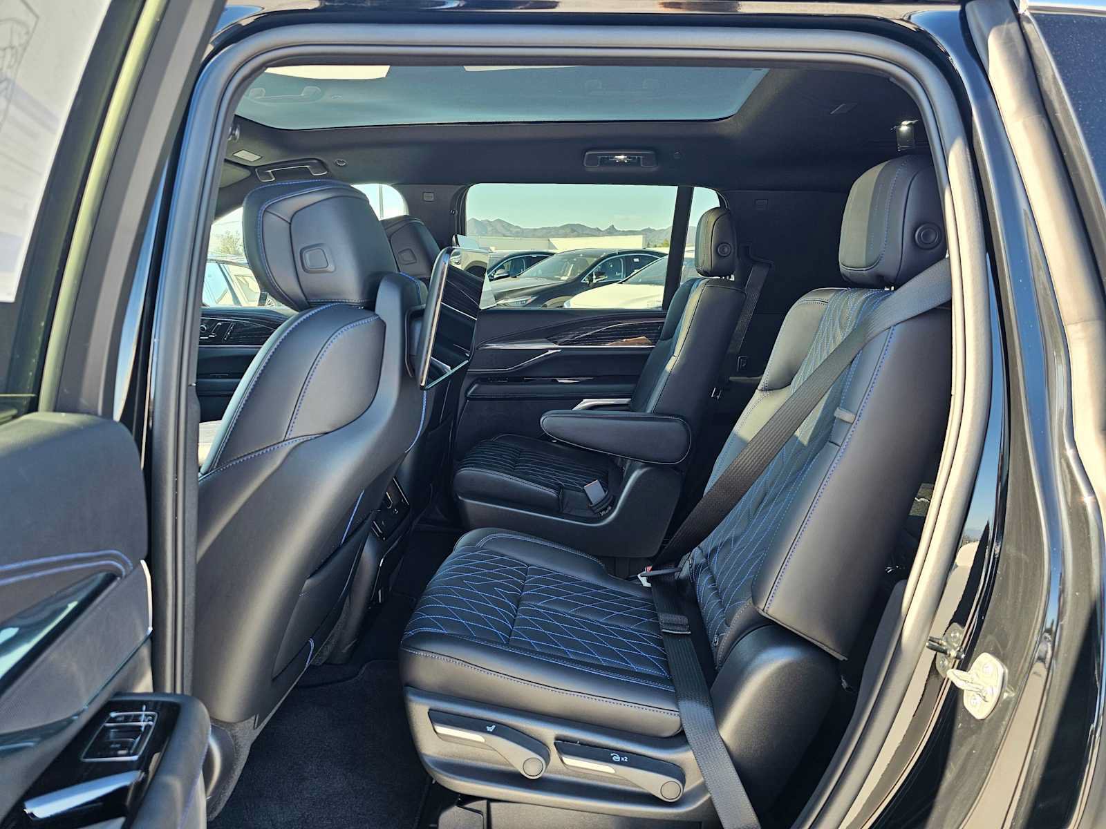 New 2026 Cadillac Escalade IQL Luxury w/ LPO, Radiant Package AWD/4WD image 21
