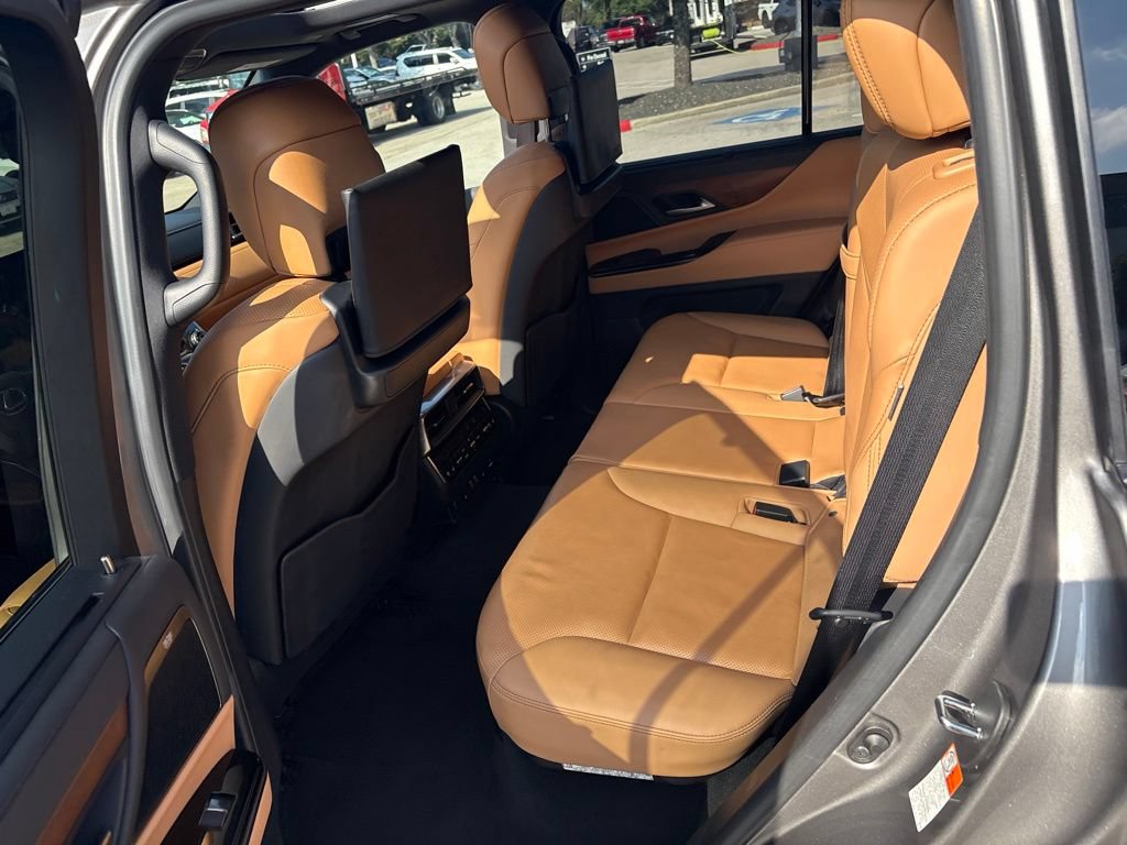 Used 2024 Lexus LX 600 4WD w/ Appearance Package image 19