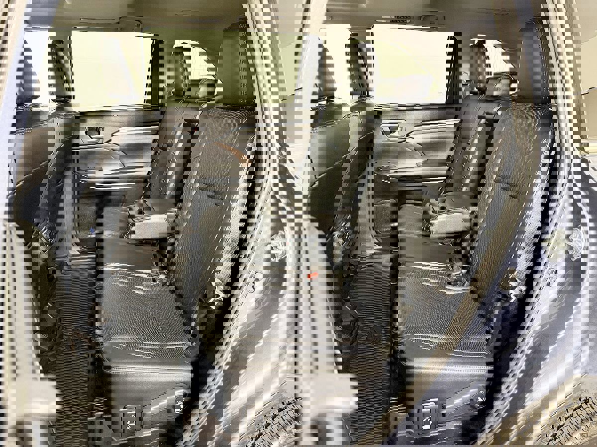 Used 2018 Toyota Highlander Limited image 38