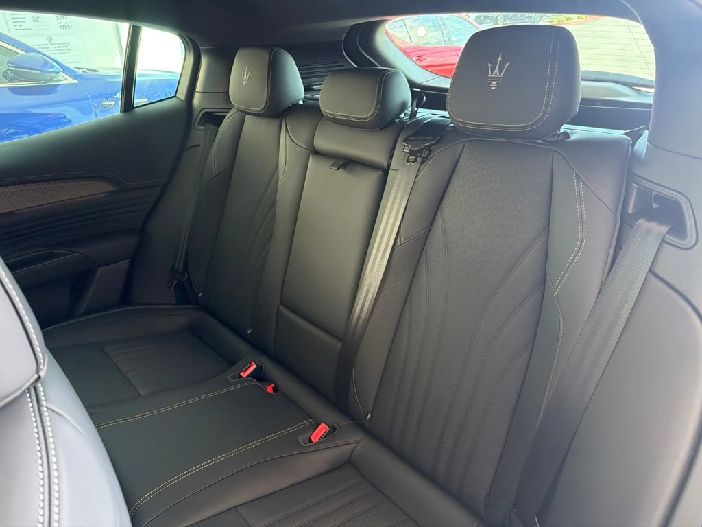 Certified 2025 Maserati Grecale Folgore AWD/4WD image 20