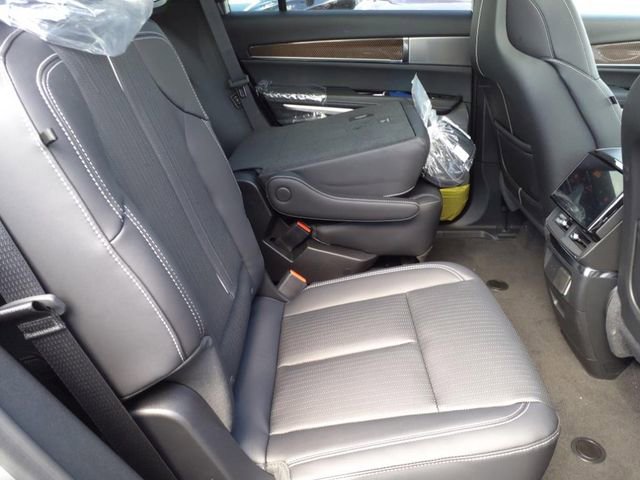 New 2026 Cadillac Vistiq Luxury image 22