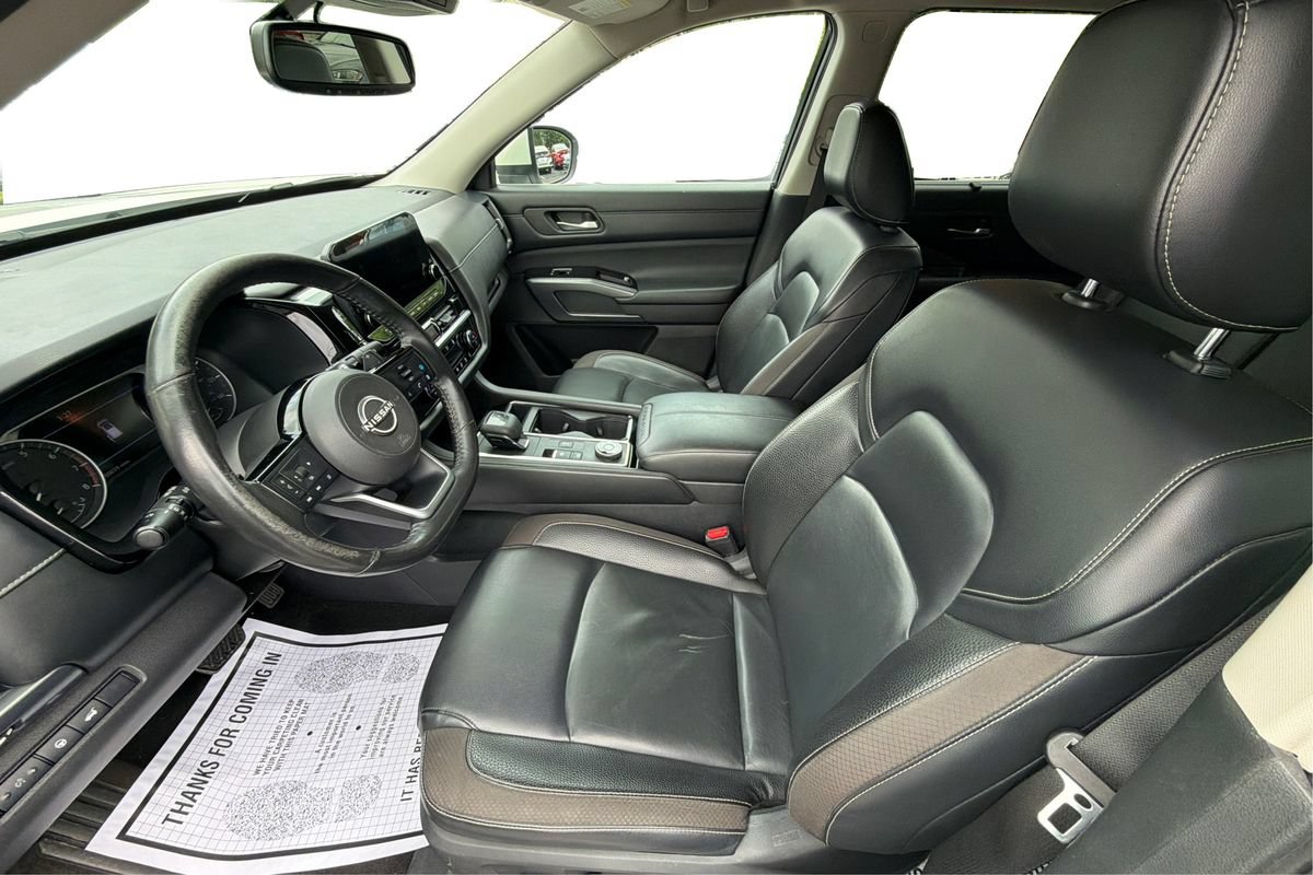 Used 2022 Nissan Pathfinder SL w/ Lighting Package (N92) AWD/4WD image 9