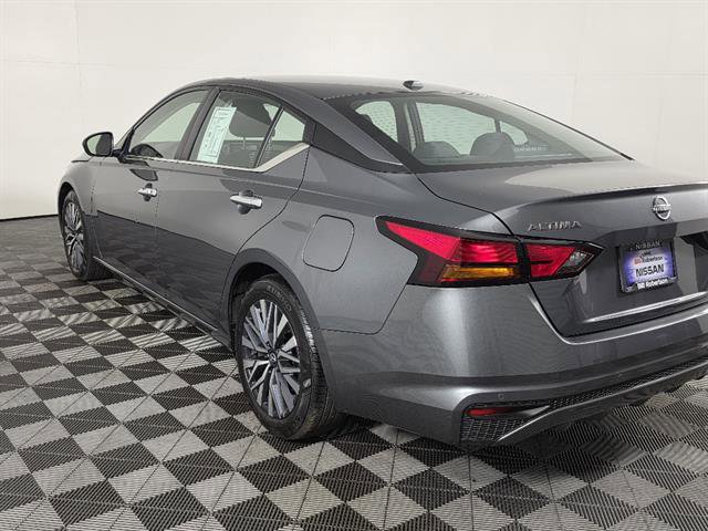 Used 2024 Nissan Altima 2.5 SV FWD image 6