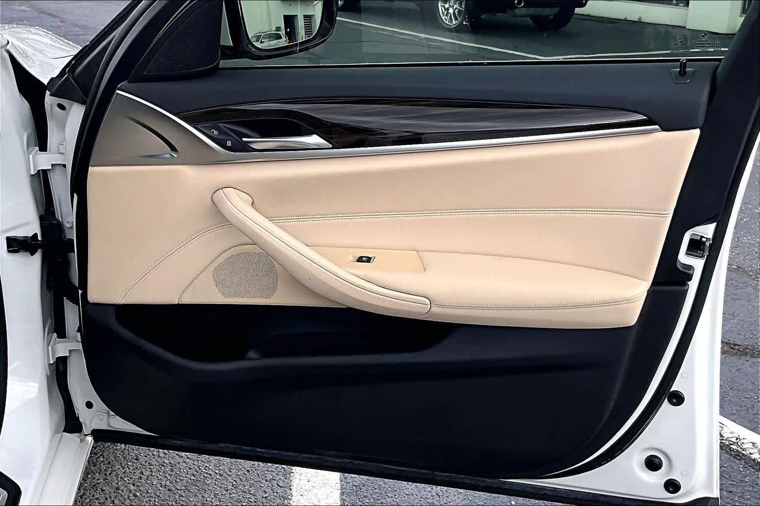 Used 2019 BMW 530i w/ Convenience Package RWD image 24