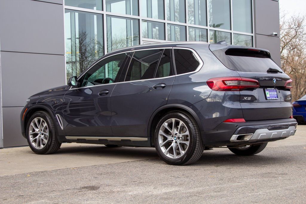 Used 2021 BMW X5 xDrive45e w/ Parking Assistance Package image 8