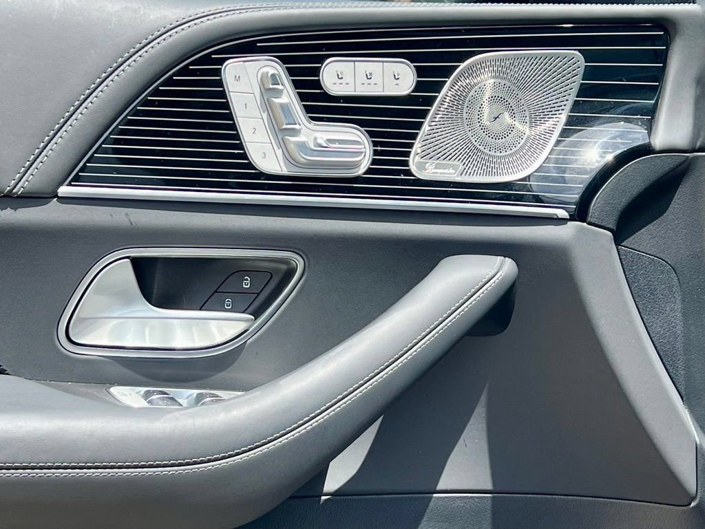 Certified 2025 Mercedes-Benz GLS 580 4MATIC image 28