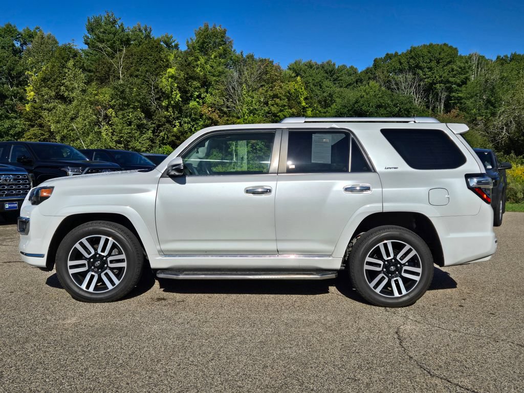 Used 2024 Toyota 4Runner Limited AWD/4WD image 2