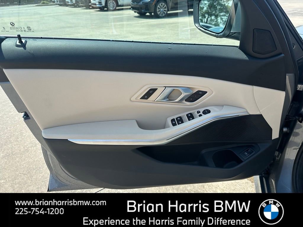 Certified 2025 BMW 330i Sedan w/ Convenience Package image 8