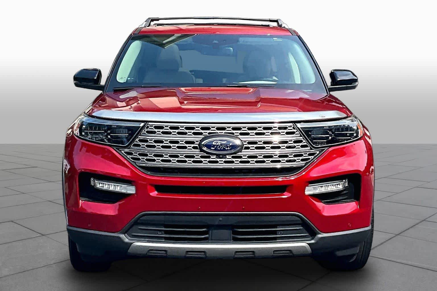 Used 2021 Ford Explorer Limited w/ Equipment Group 301A AWD/4WD image 4