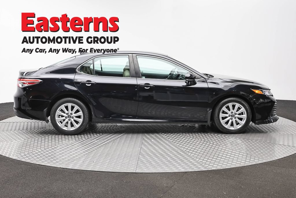 Used 2019 Toyota Camry LE w/ Convenience Package FWD image 4