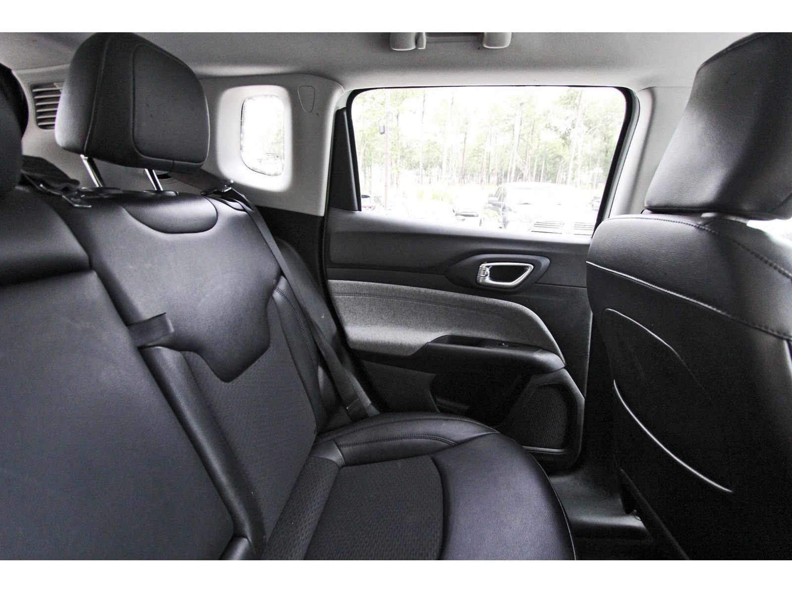 Used 2022 Jeep Compass Latitude AWD/4WD image 14