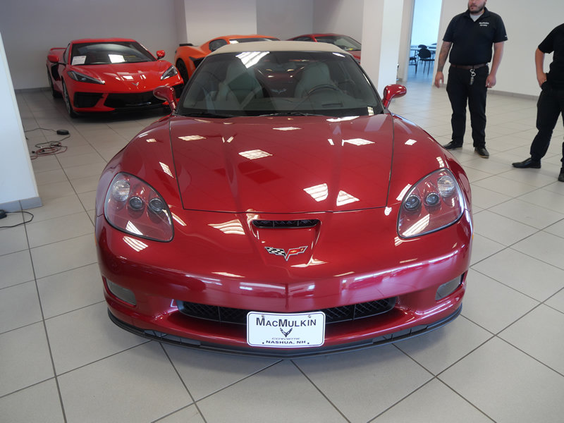 Used 2011 Chevrolet Corvette Grand Sport w/ Preferred Equipment Group RWD image 2