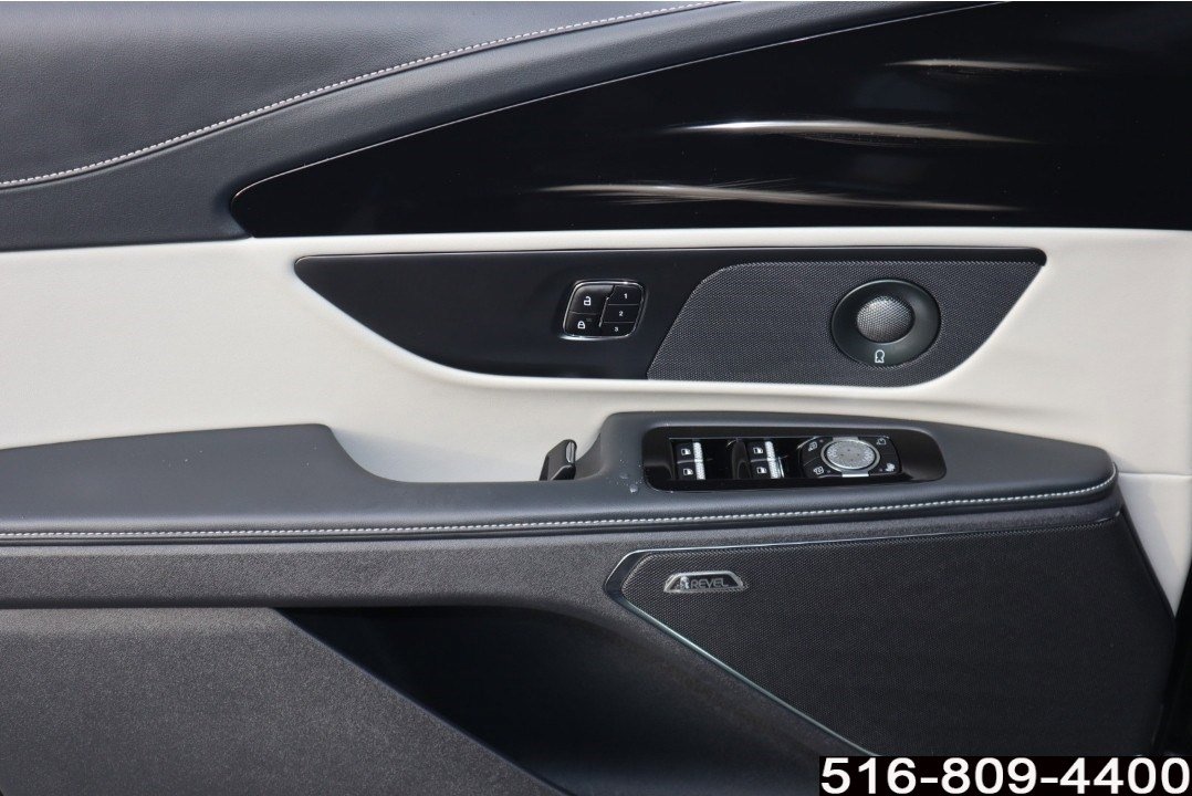 Used 2025 Lincoln Nautilus Reserve image 18