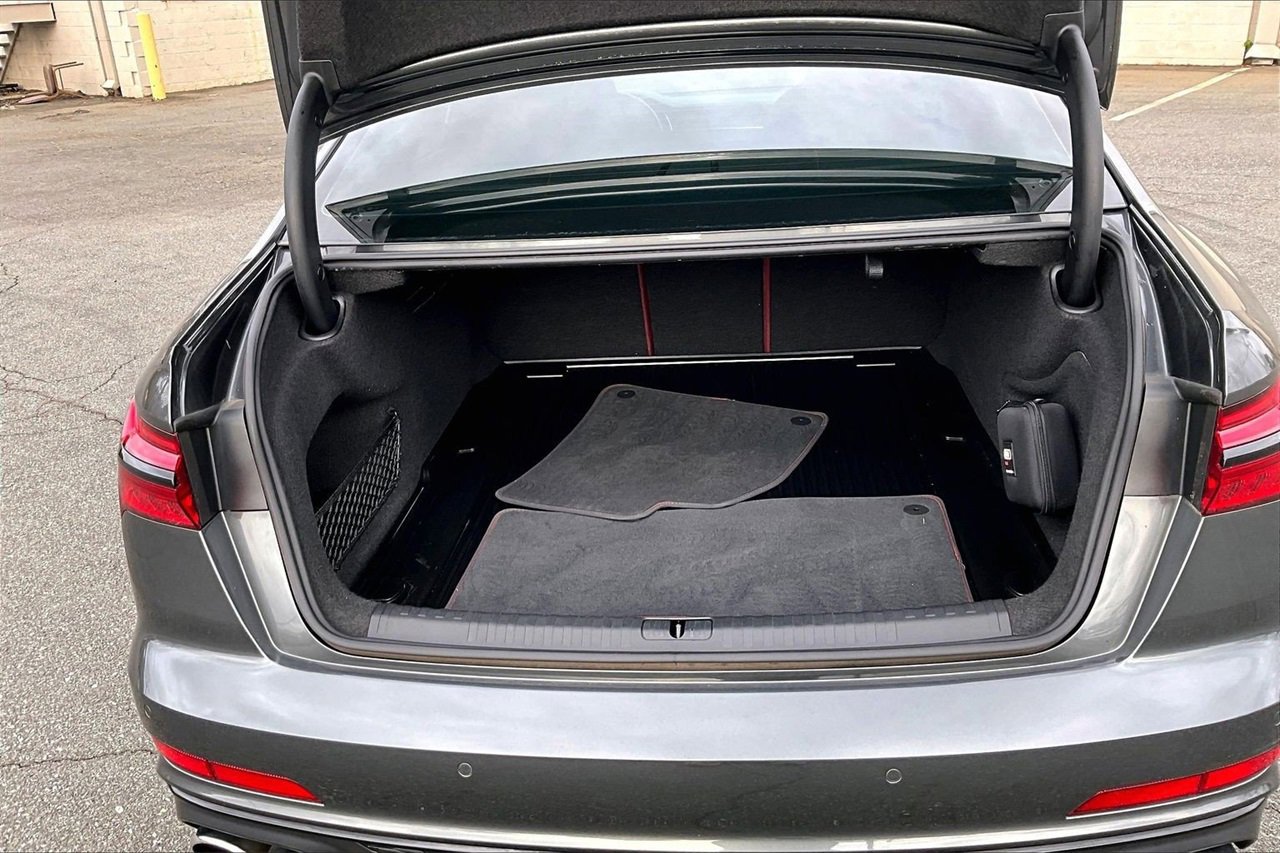 Used 2022 Audi S6 Premium Plus image 25