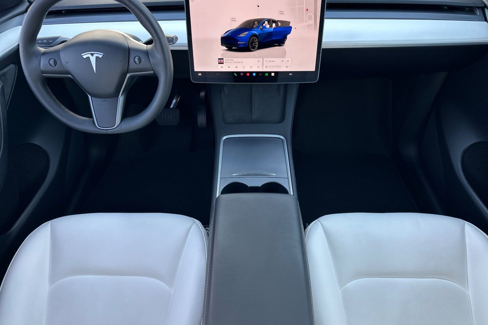 Used 2025 Tesla Model Y Long Range image 10