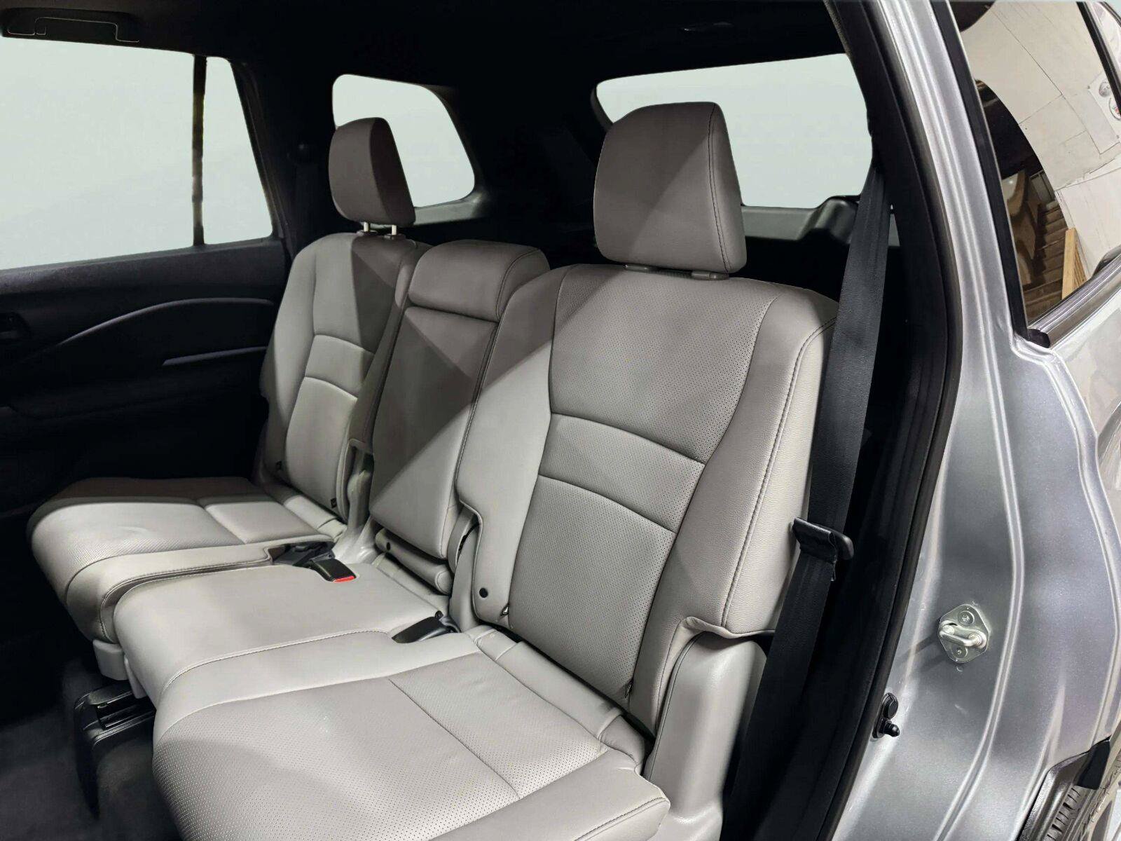 Used 2023 Honda Passport EX-L image 29