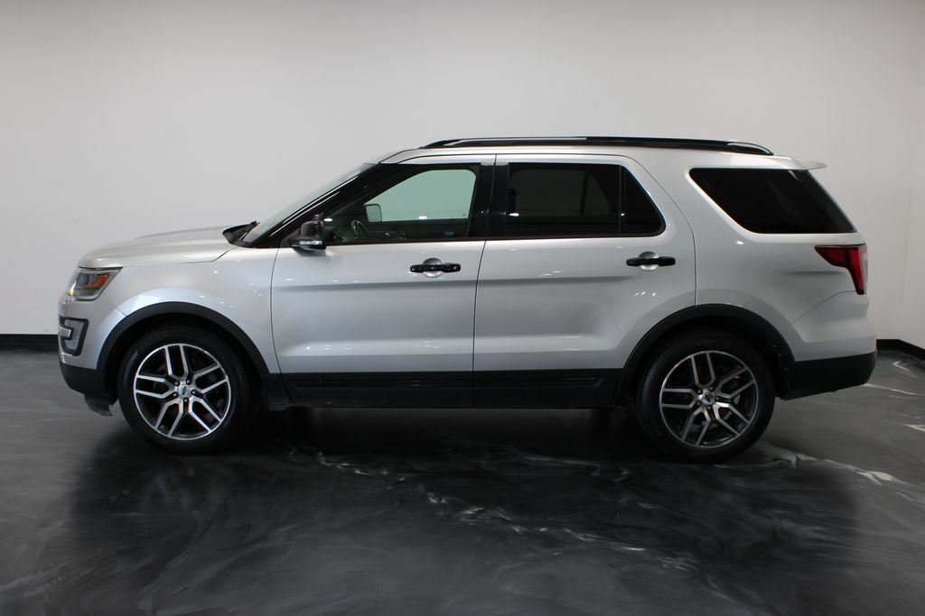 Used 2017 Ford Explorer Sport w/ Equipment Group 401A AWD/4WD image 25