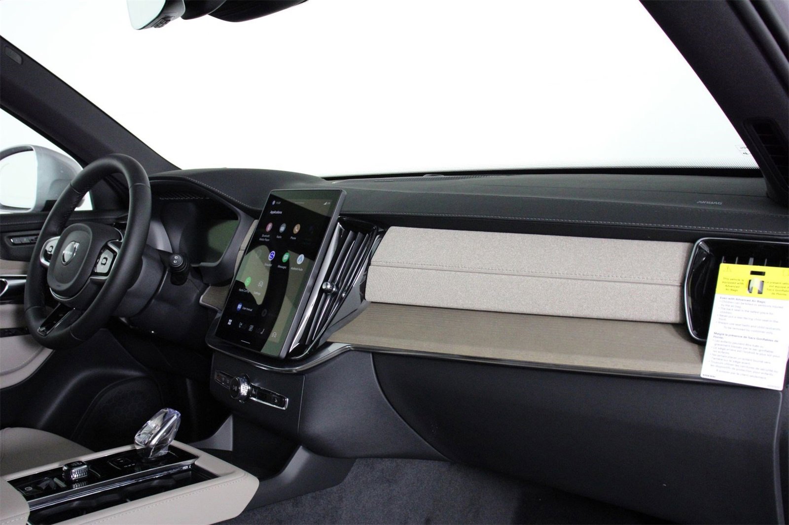 New 2026 Volvo XC90 B6 Plus w/ Protection Package Premier image 9