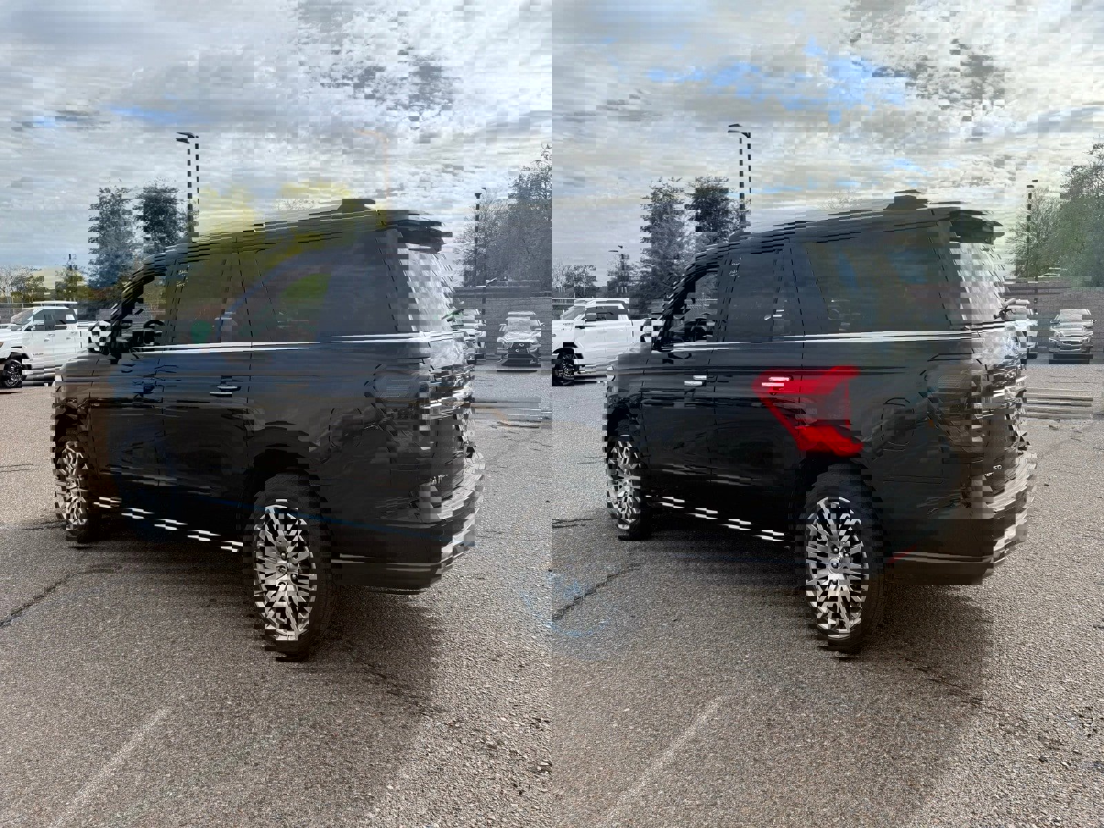 Used 2023 Ford Expedition Max Limited image 6