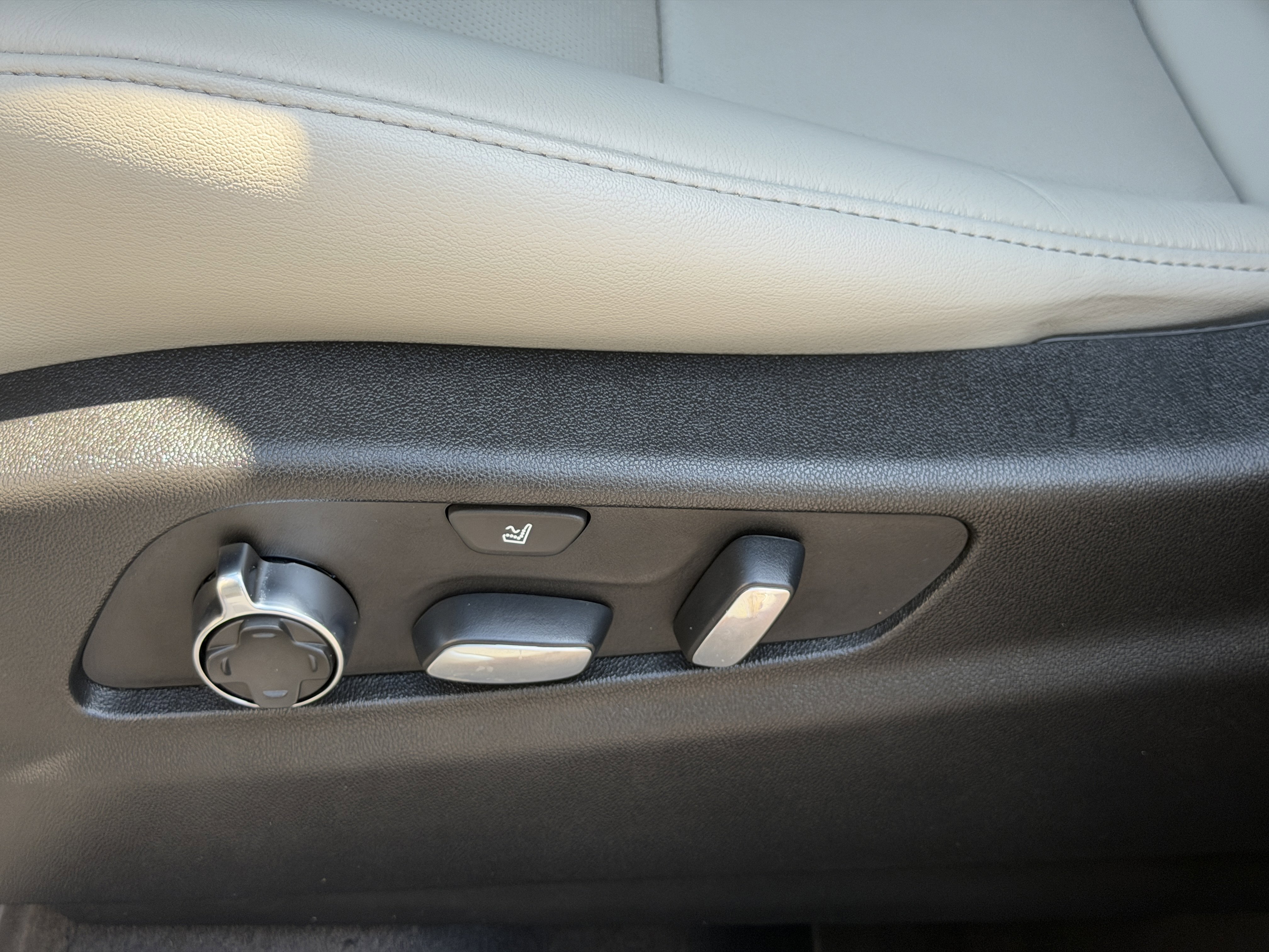 Used 2020 Cadillac XT4 Premium Luxury FWD image 20