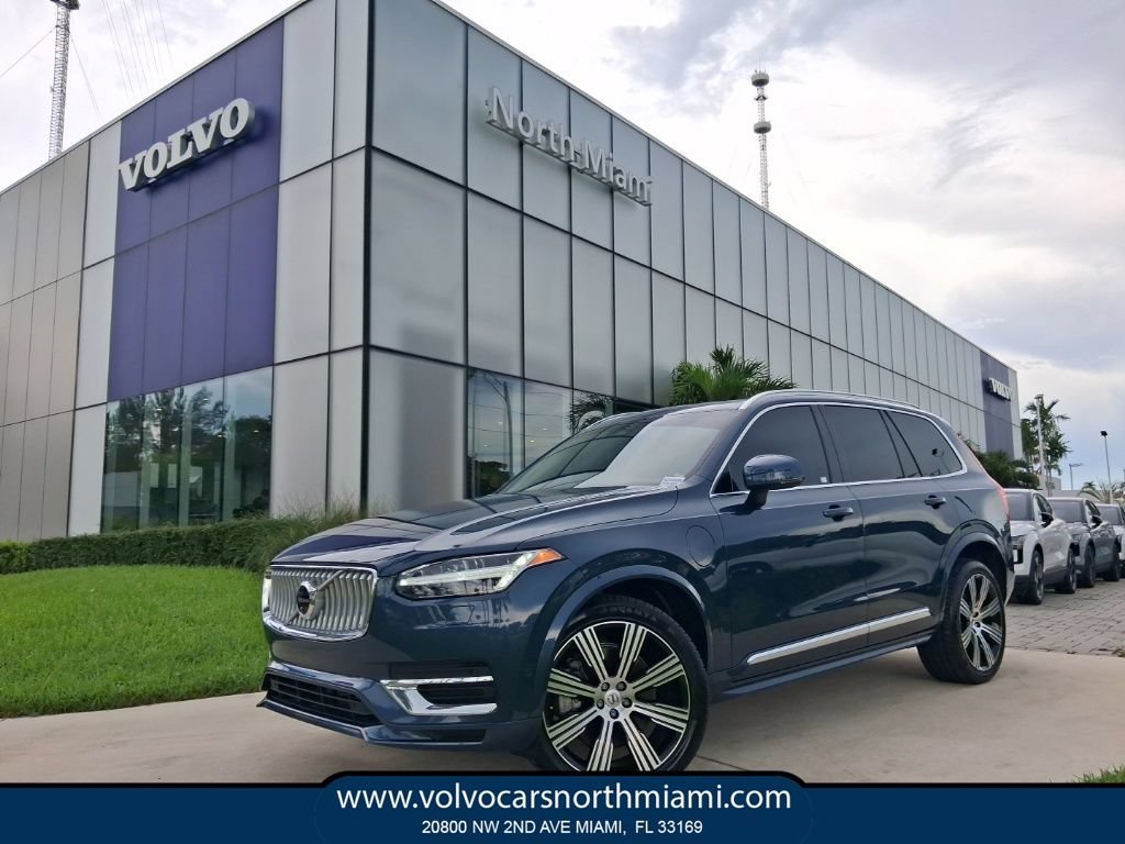 Used 2025 Volvo XC90 T8 Ultra w/ Lounge Package