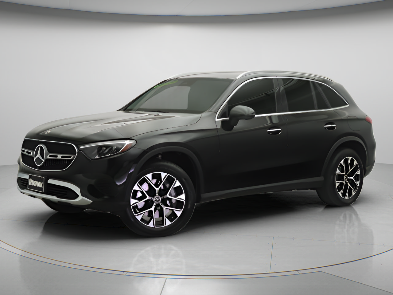 Used 2025 Mercedes-Benz GLC 350e 4MATIC image 3