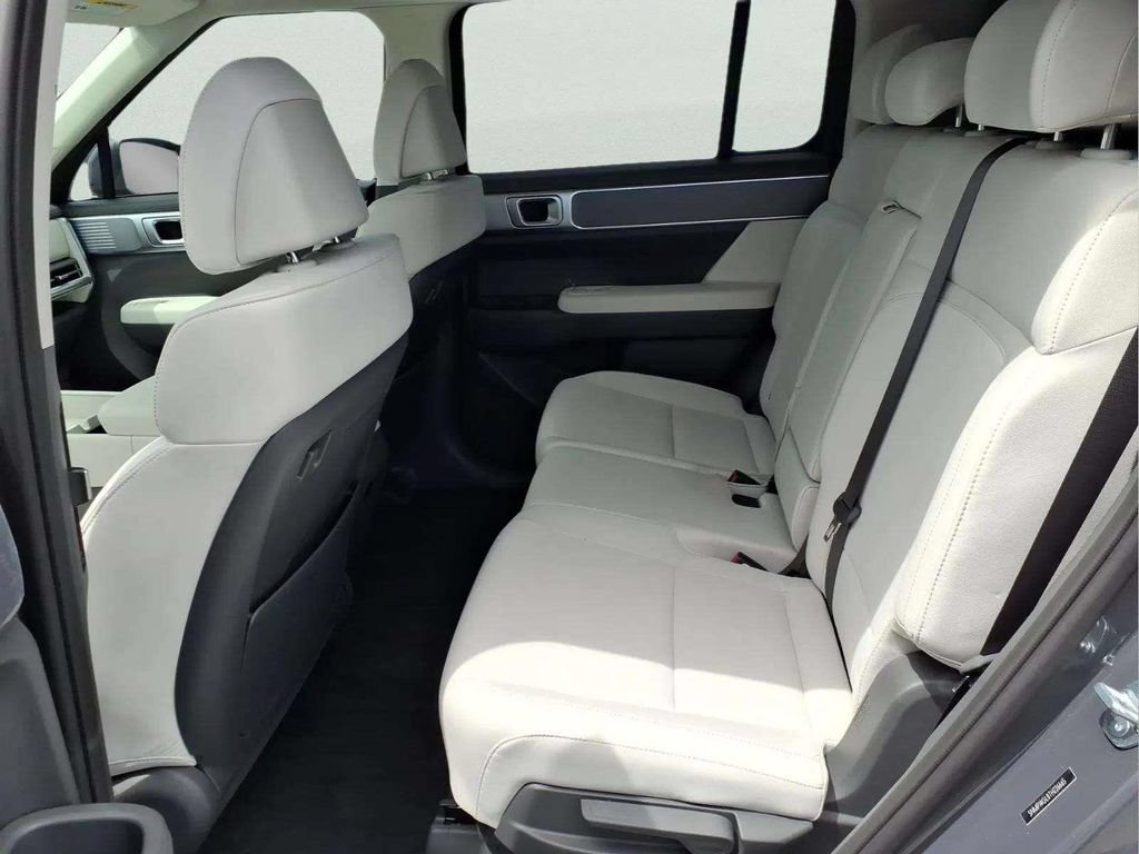 New 2026 Hyundai Santa Fe SE FWD image 10