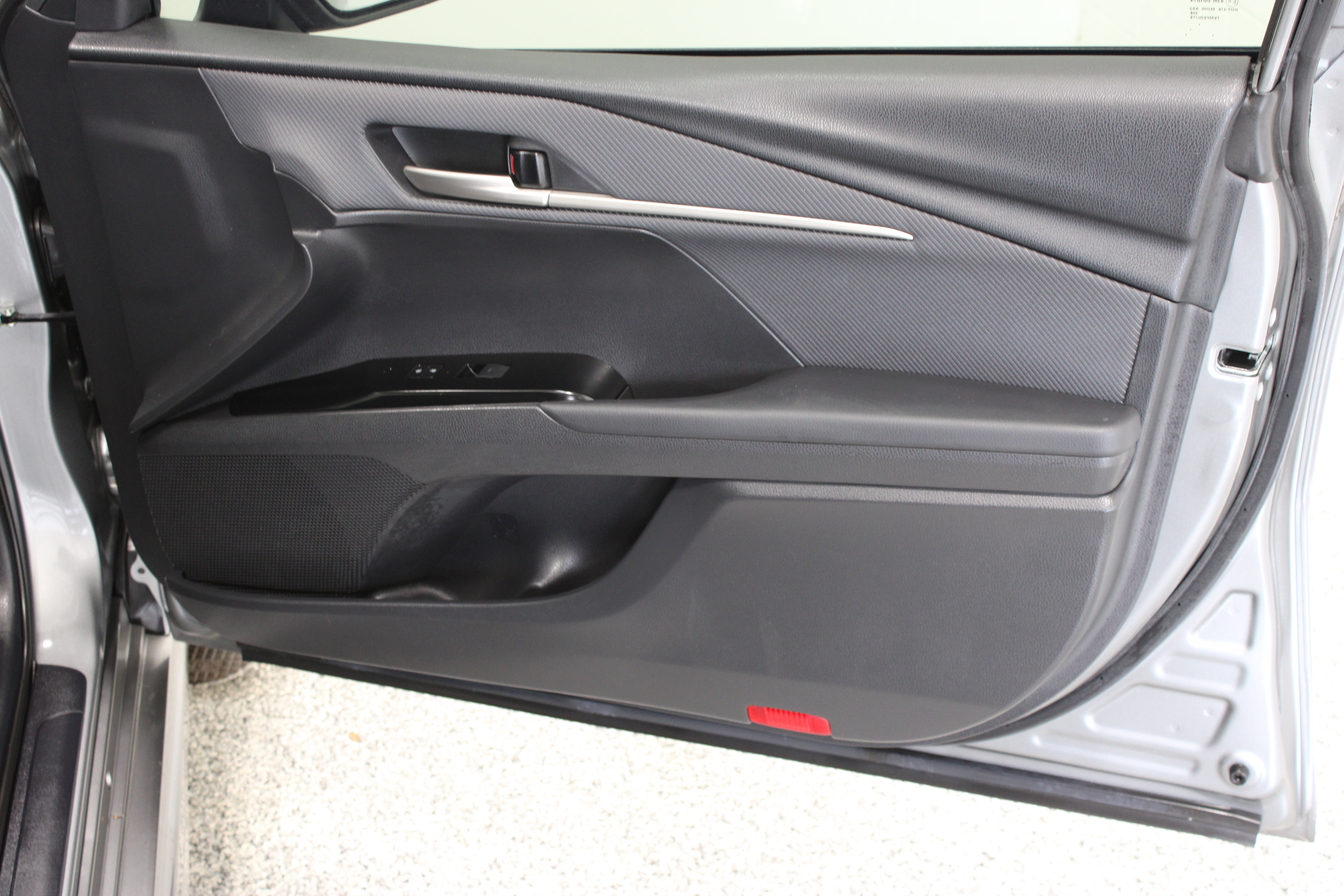 Used 2025 Toyota Camry SE FWD image 34