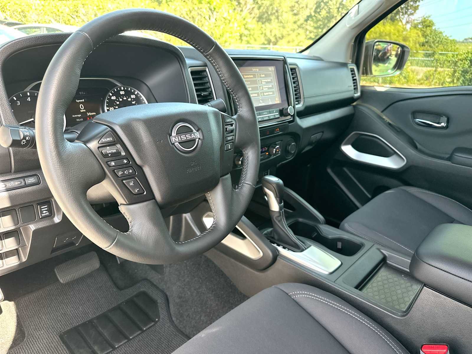 Used 2024 Nissan Frontier SV w/ SV Convenience Package RWD image 18