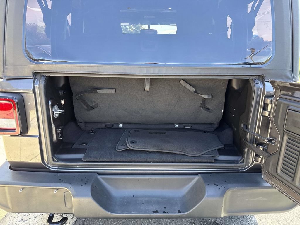 Used 2025 Jeep Wrangler Sport AWD/4WD image 24
