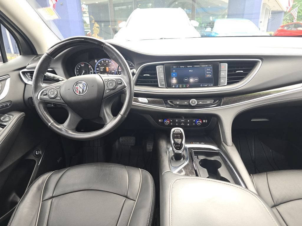 Used 2020 Buick Enclave Avenir w/ Avenir Technology Package AWD/4WD image 18