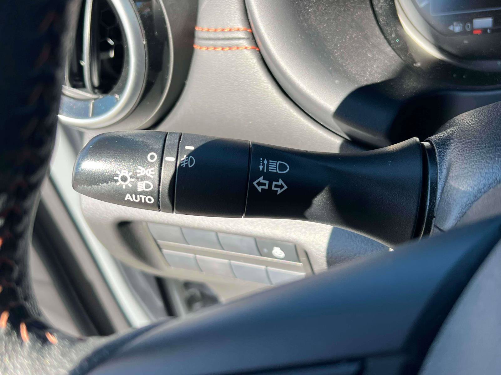 Used 2023 Nissan Kicks SR w/ SR Premium Package FWD image 17