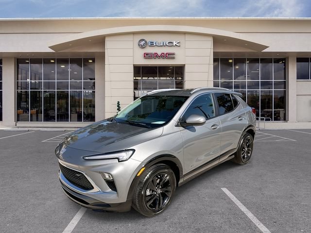 Used 2025 Buick Encore GX Sport Touring FWD image 1