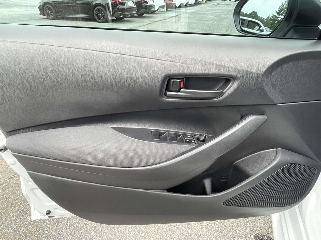 Used 2025 Toyota Corolla LE FWD image 14
