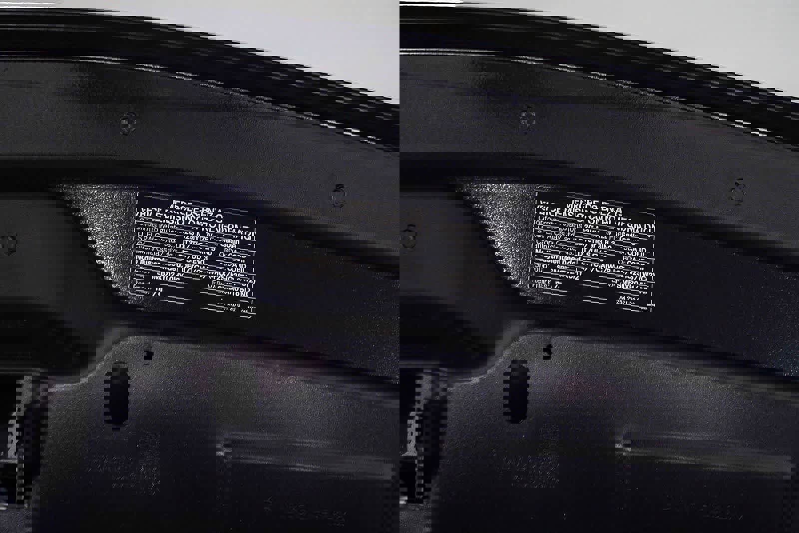 Used 2025 Mercedes-Benz GLC 350e image 30