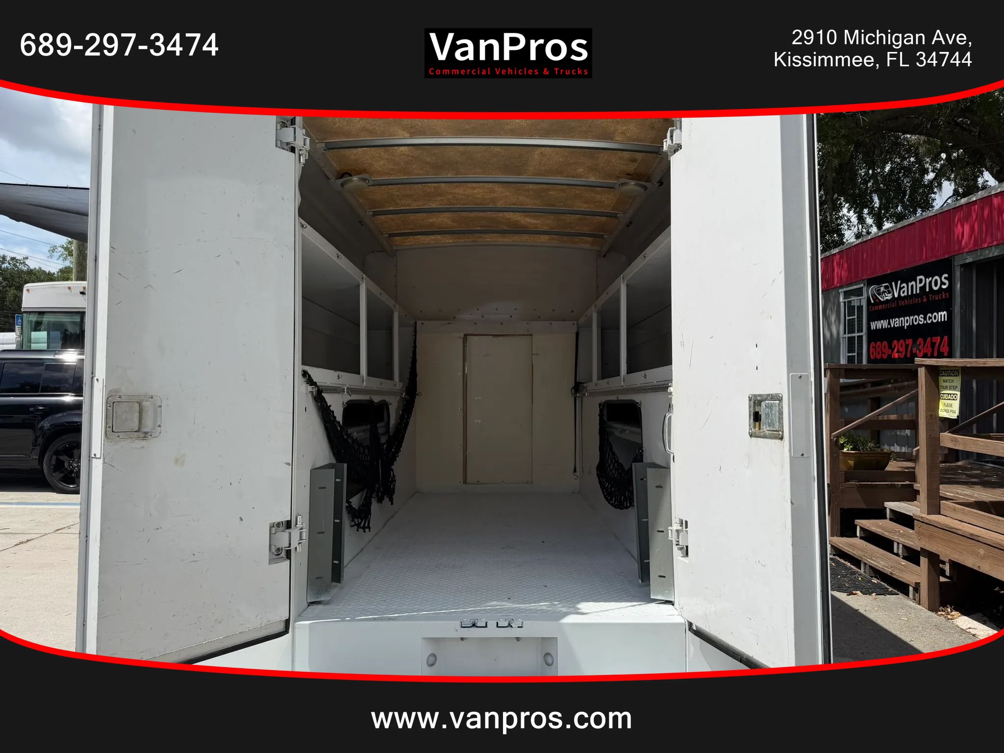Used 2011 Chevrolet Express 3500 RWD image 9