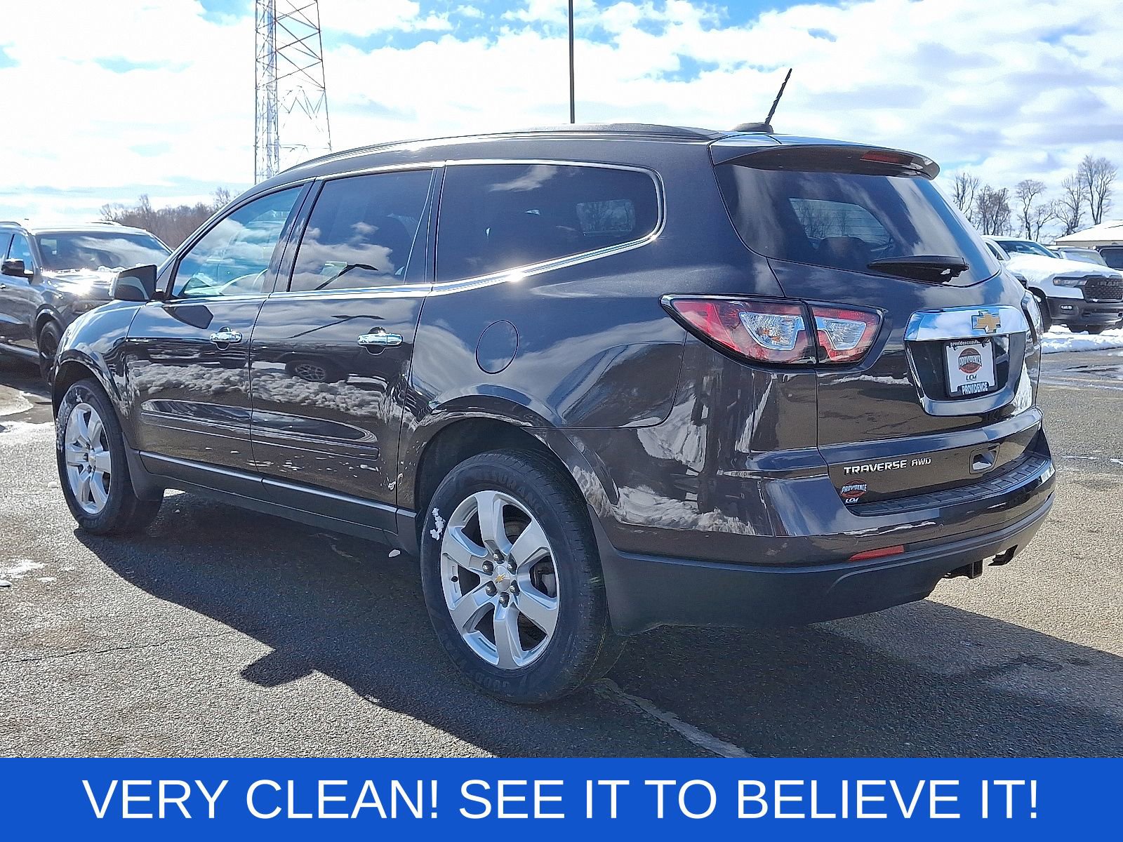 Used 2017 Chevrolet Traverse LT w/ Style and Technology Package image 5