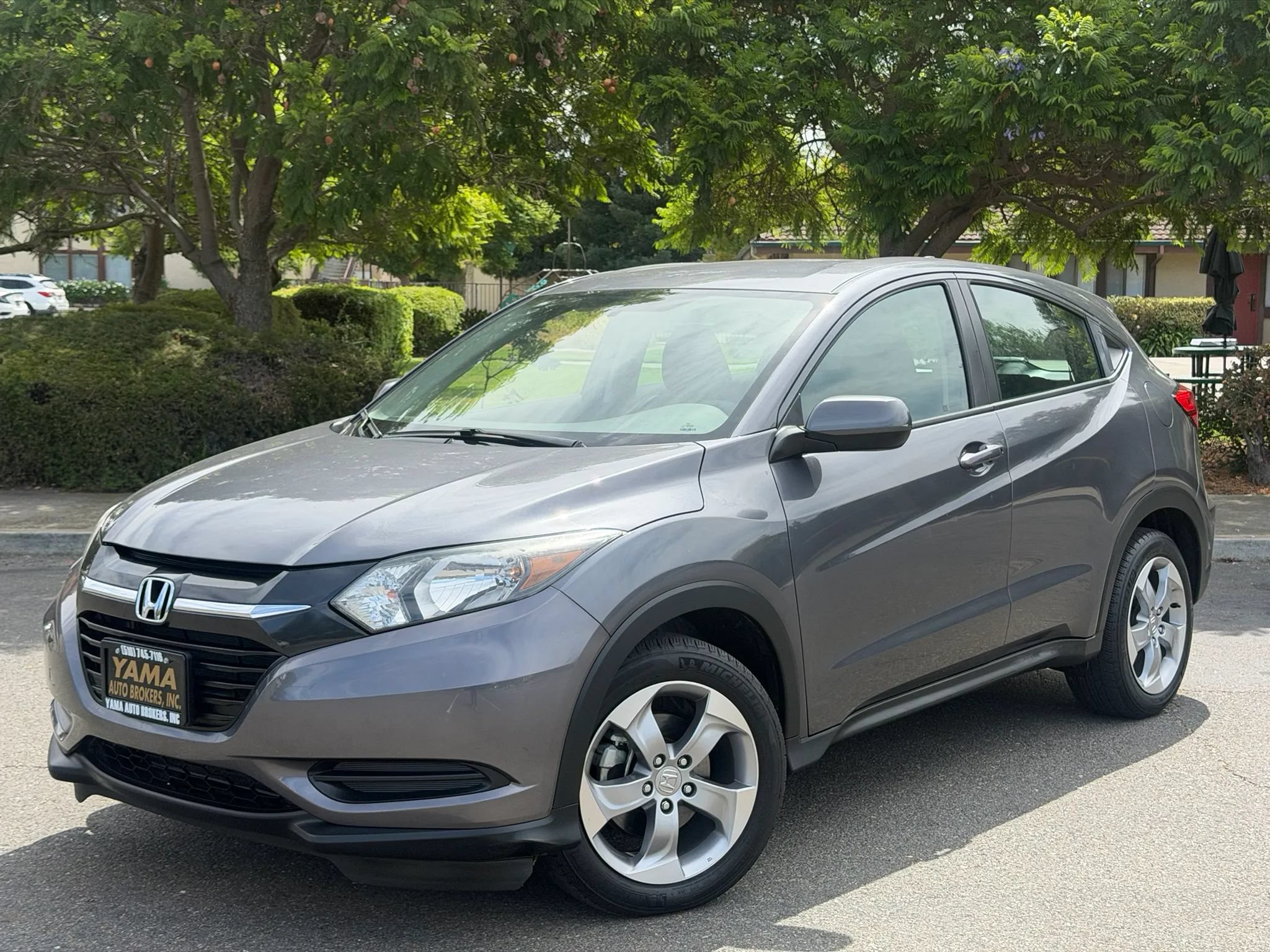 Used 2017 Honda HR-V LX image 1