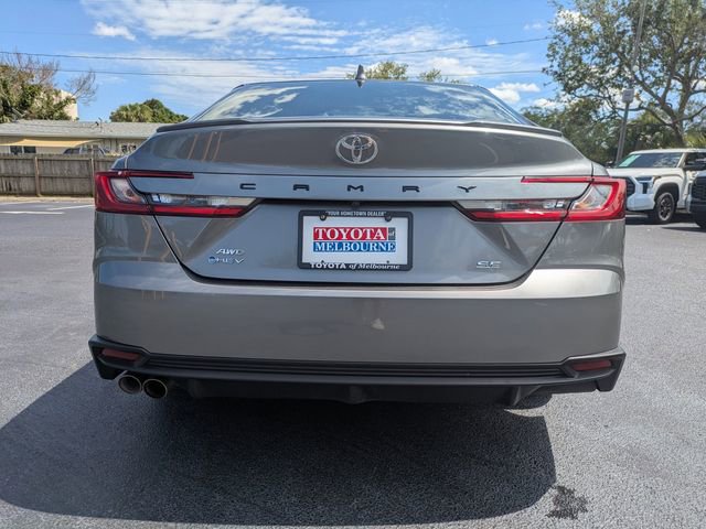 Used 2025 Toyota Camry SE AWD/4WD image 5