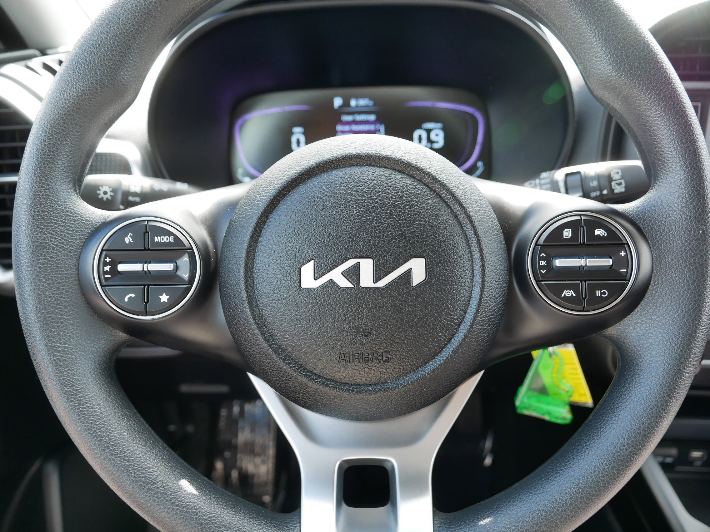 Used 2025 Kia Soul LX FWD image 25