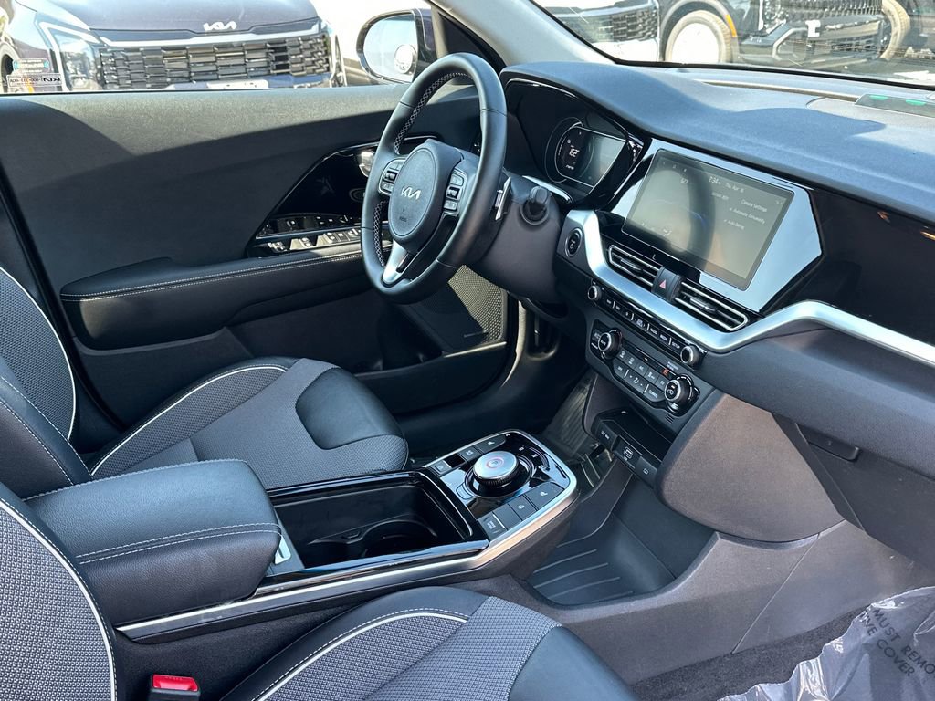 Certified 2022 Kia Niro EX w/ Cold Weather Package FWD image 12