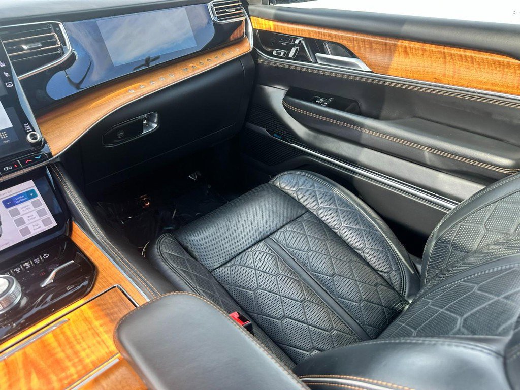 Used 2024 Jeep Grand Wagoneer L Series III image 17