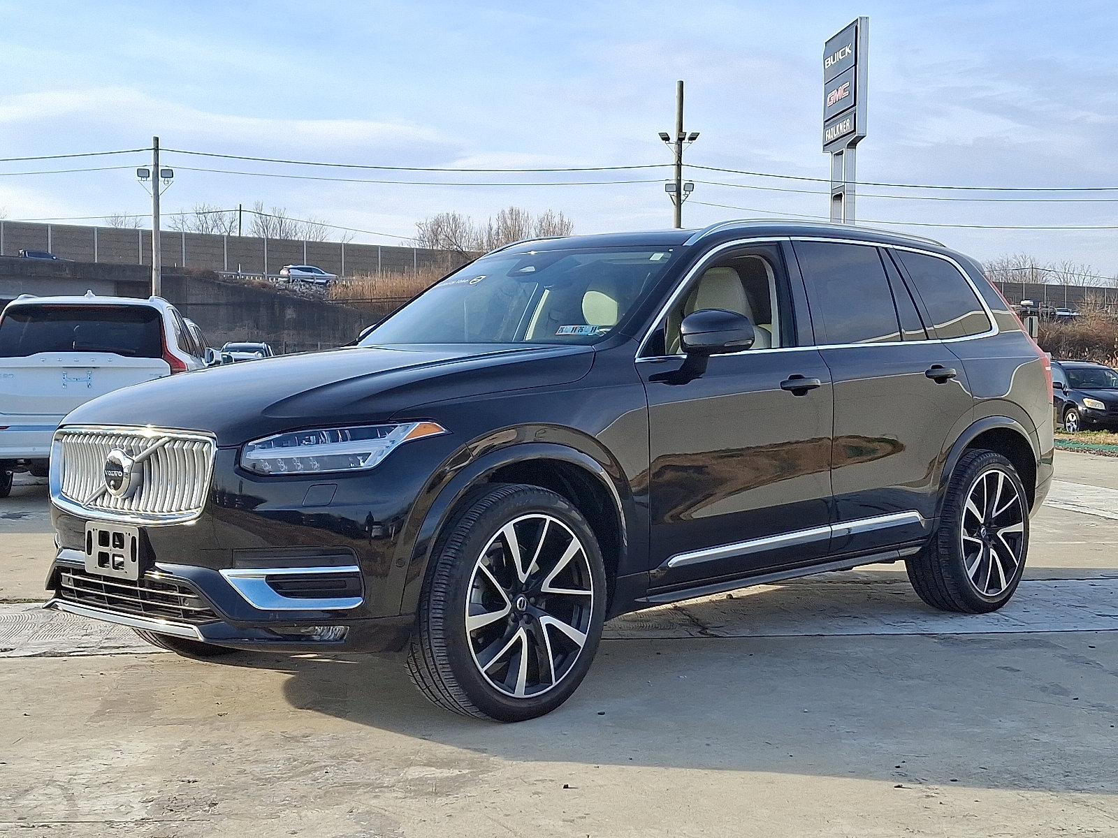 Certified 2024 Volvo XC90 B6 Plus image 3