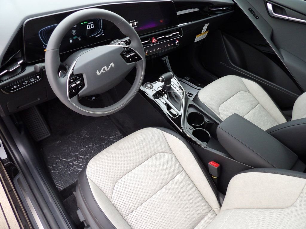 New 2025 Kia Niro SX image 10