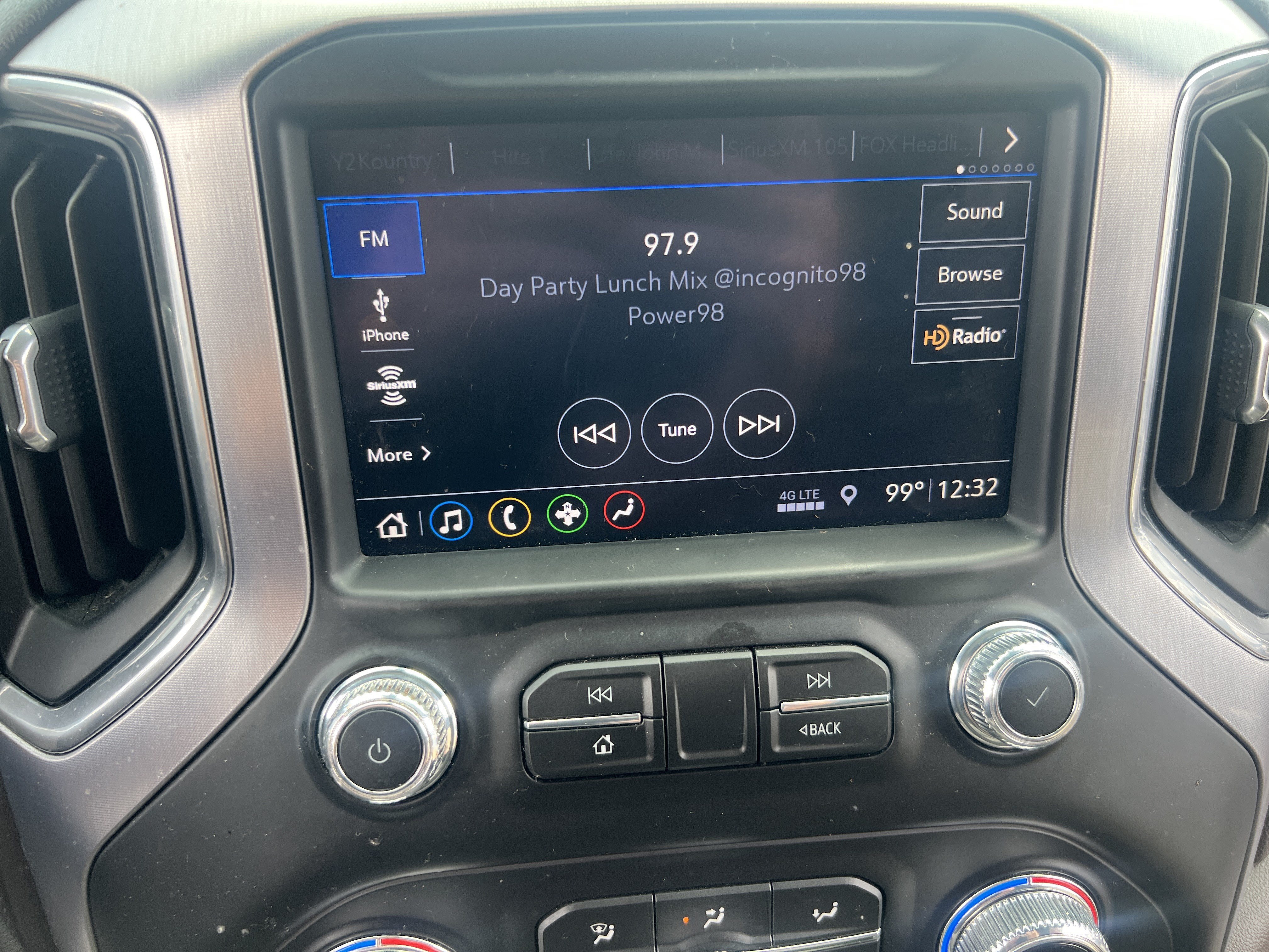 Used 2019 GMC Sierra 1500 SLE w/ SLE Value Package AWD/4WD image 23