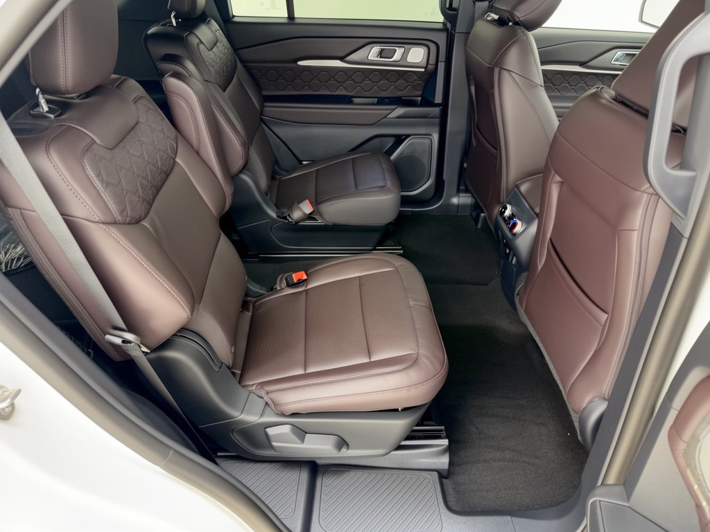 New 2026 Ford Explorer Platinum w/ LUX Leather Package AWD/4WD image 29